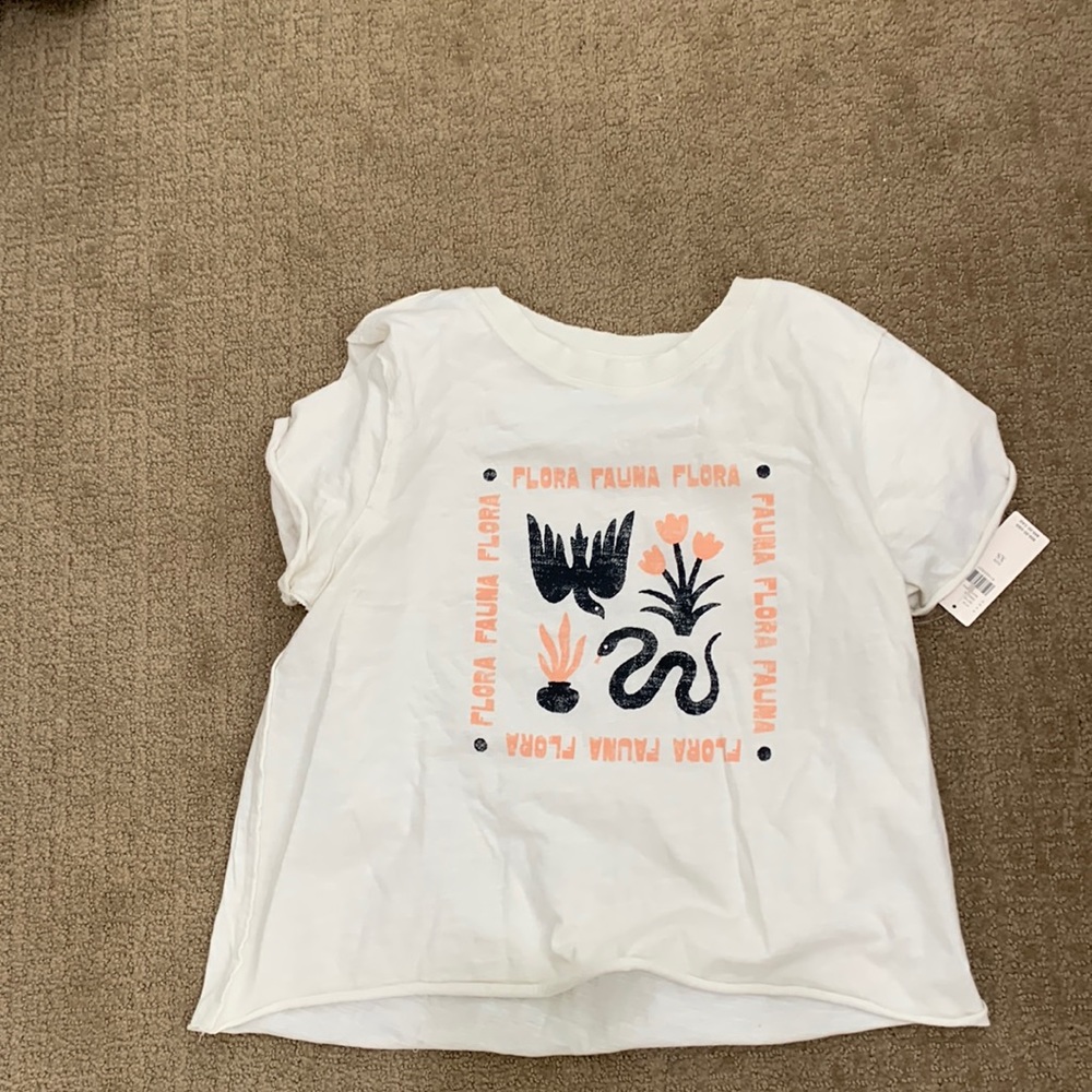 this is a super cute crop to that us good quality/ flora fauna flora